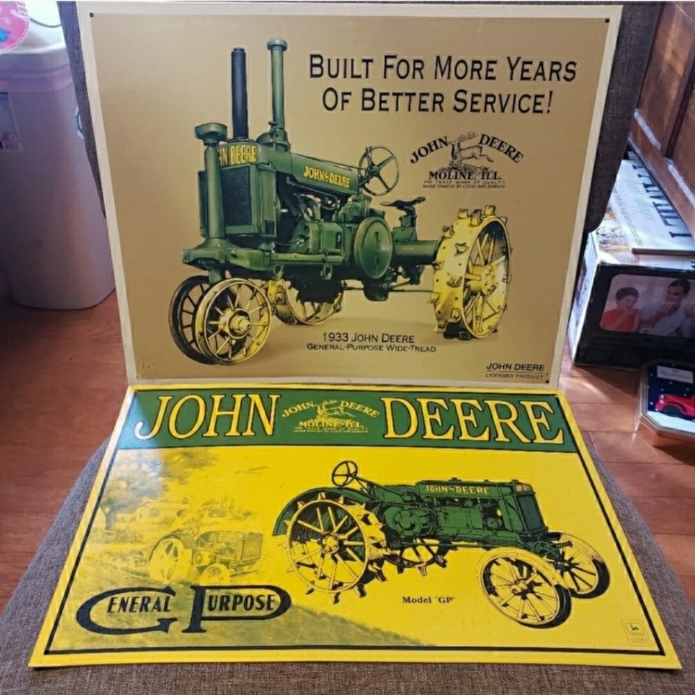 John Deere Collectible Signs Set of‎ 2